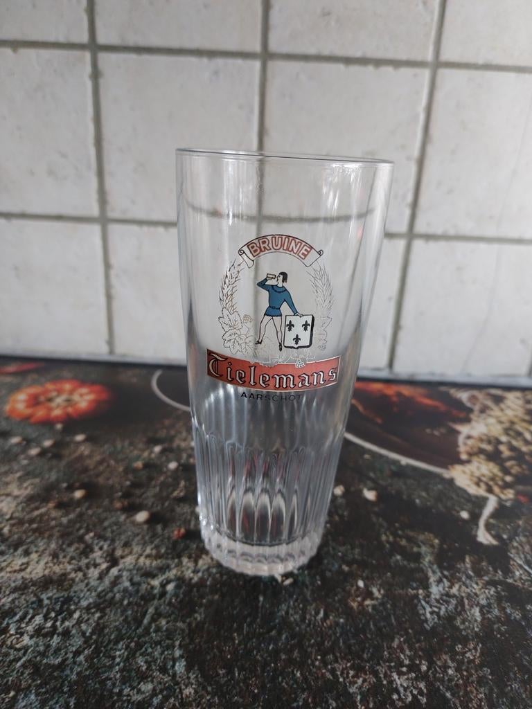 Verre à bière brun Old Tielemans, Collections, Enlèvement ou Envoi, Comme neuf, Verre à bière