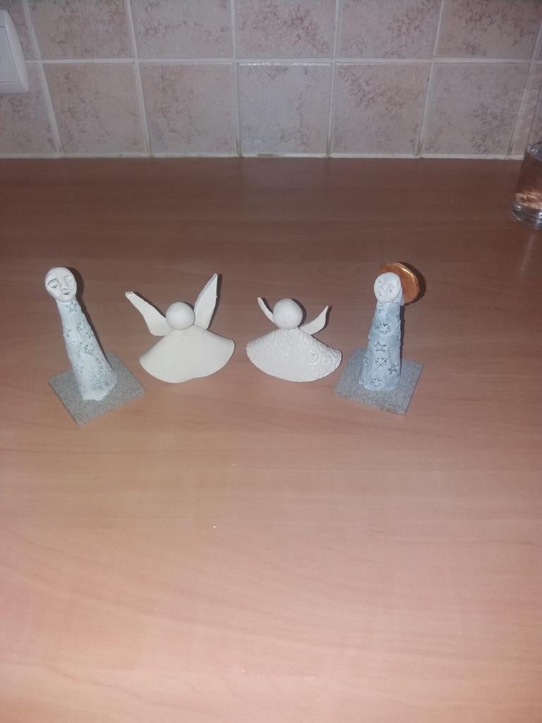 4 handgemaakte moderne kerststalfiguurtjes, Ophalen of Verzenden, Nieuw