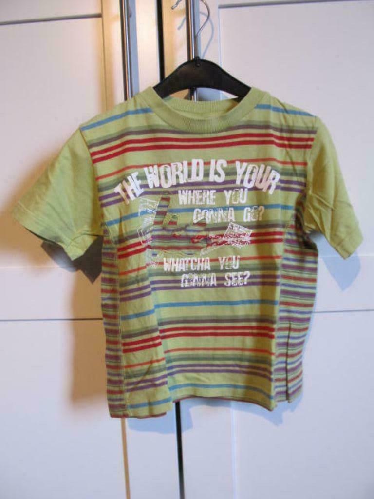 2 T-shirts Maat 104 korte mouw, Enlèvement ou Envoi, Utilisé, Garçon, Chemise ou À manches longues