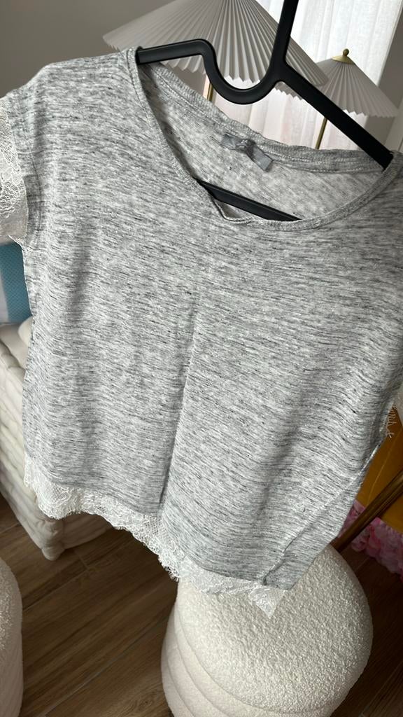 Top haut zara gris dentelle blanche S, Zo goed als nieuw