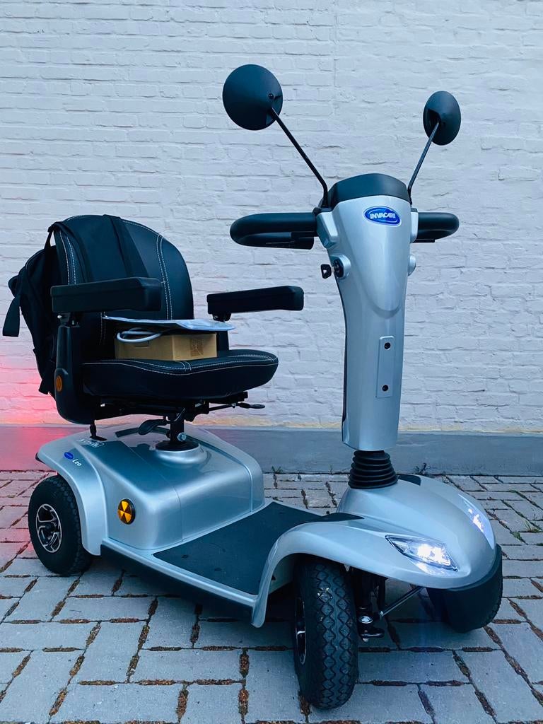 Bijna Nieuw Invacare leo Scootmobiel Invalide scooter, Ophalen of Verzenden, Inklapbaar, Zo goed als nieuw, Elektrische rolstoel