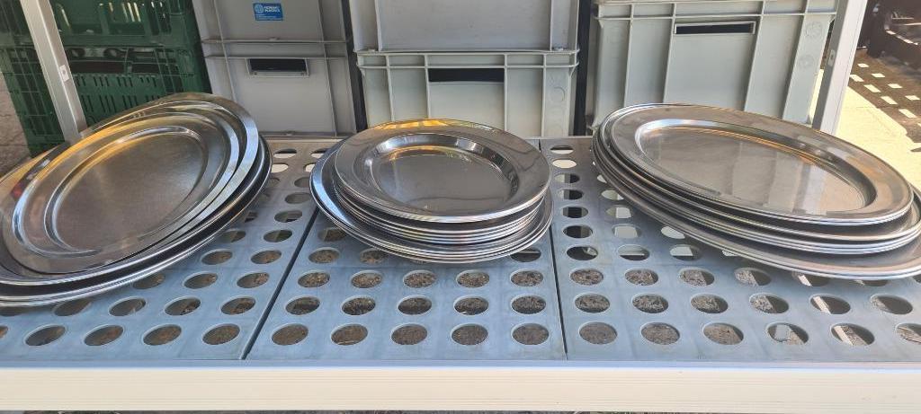 Inox plateaus, Ophalen, Inox