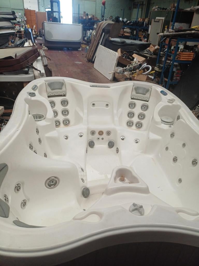 Jacuzzi gratis geleverd en geplaatst, Ophalen of Verzenden