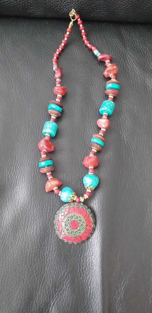 Vtg.Tibetiaanse Amulet hanger ,Ketting., Ophalen of Verzenden, Zo goed als nieuw, Rood