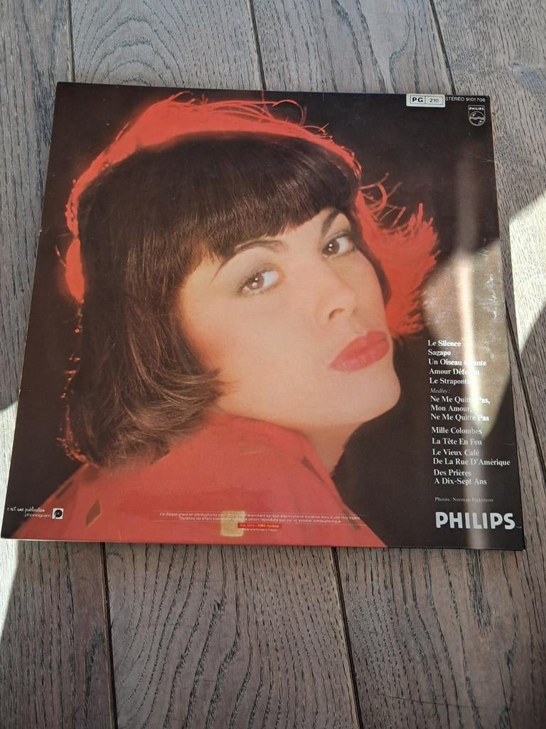Par Mireille Mathieu : mille kilomètres, Enlèvement ou Envoi, Comme neuf