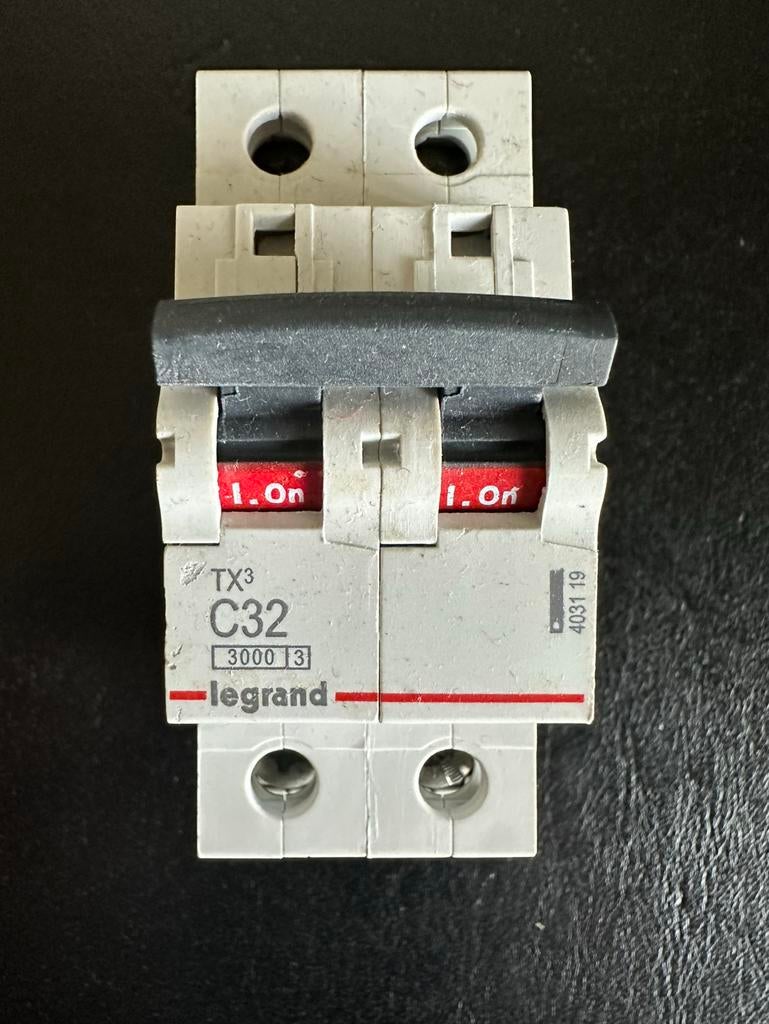 LEGRAND - Automaat TX³ 3kA 2P C32 230/400V  - 403119, Enlèvement, Comme neuf