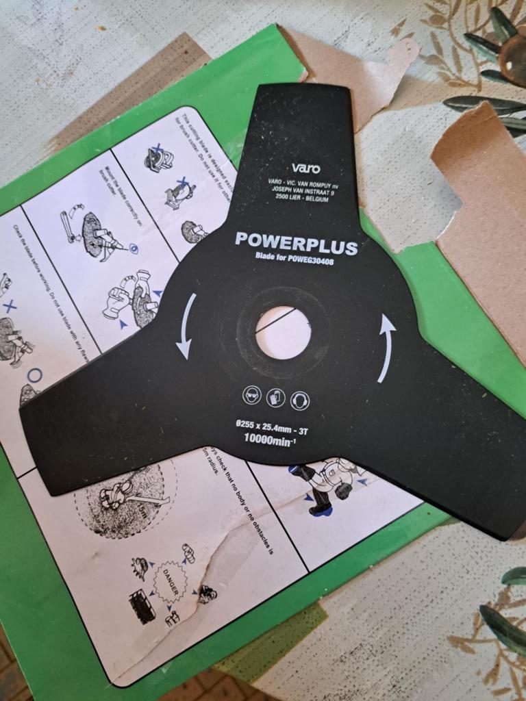 - DISQUE DE DÉBROUSSAILLEUSE,, Enlèvement, Neuf