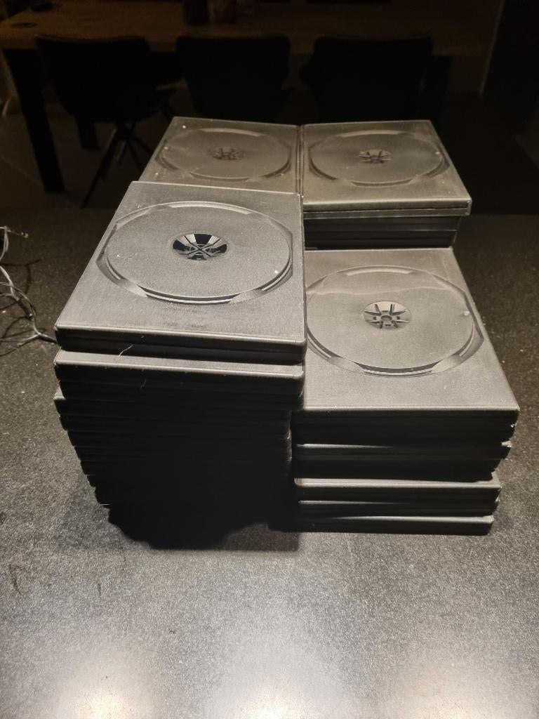lege DVDS hoesjes 37 stuks, Informatique & Logiciels, Disques enregistrables, Enlèvement, Comme neuf