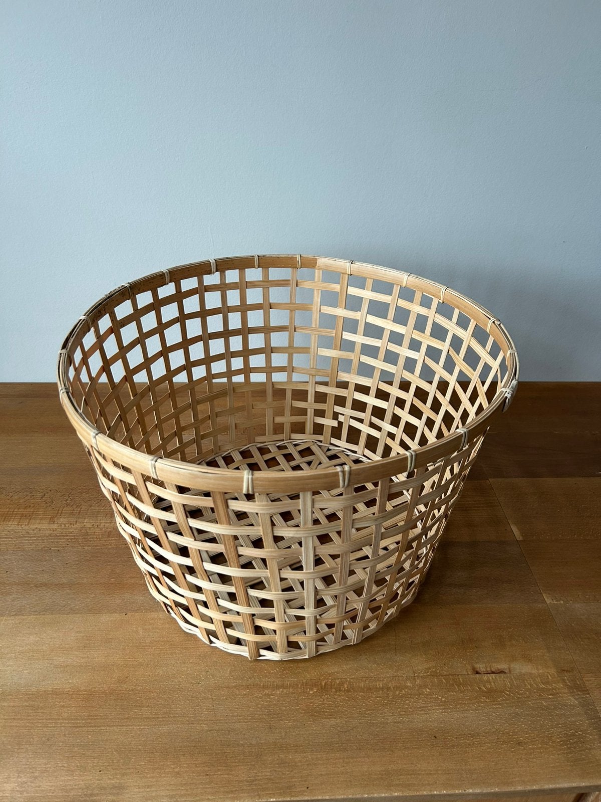Gevlochten mand in bamboe 50cm x30cm hoog, Ophalen, Overige materialen, Gevlochten, Mand