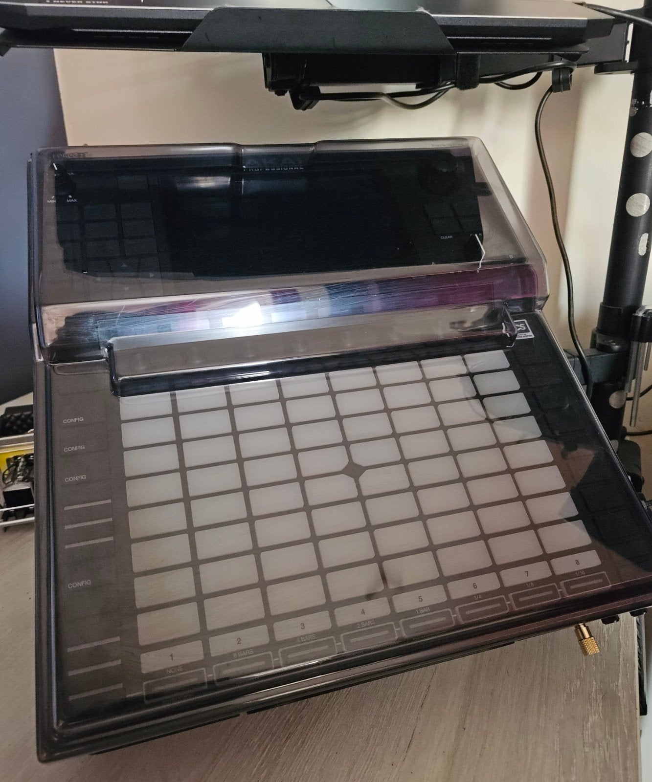 Akai Force, Enlèvement
