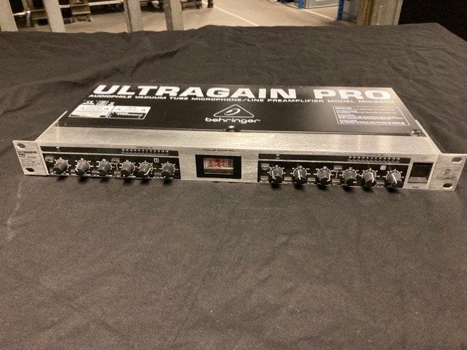 Behringer Ultragain Pro Tube mic/line pre amp, Enlèvement, Utilisé