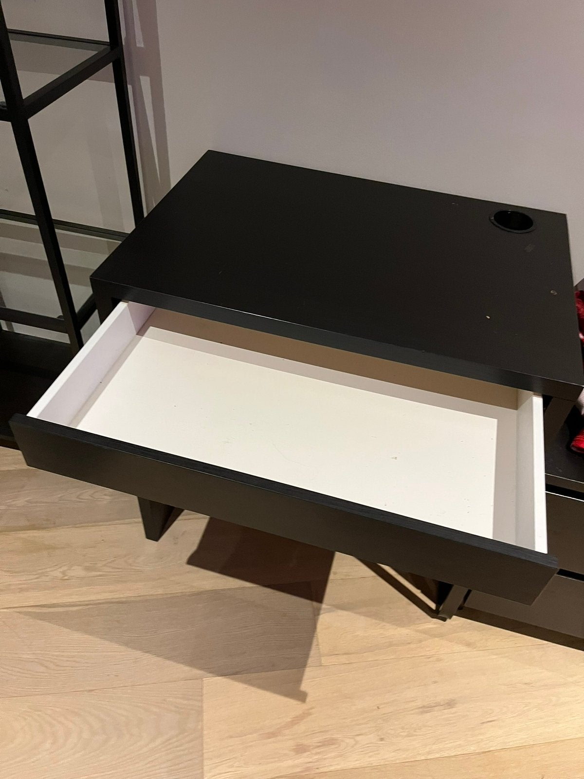 (Gereserveerd) Ikea MICKE bureau zwart, Ophalen, Gebruikt