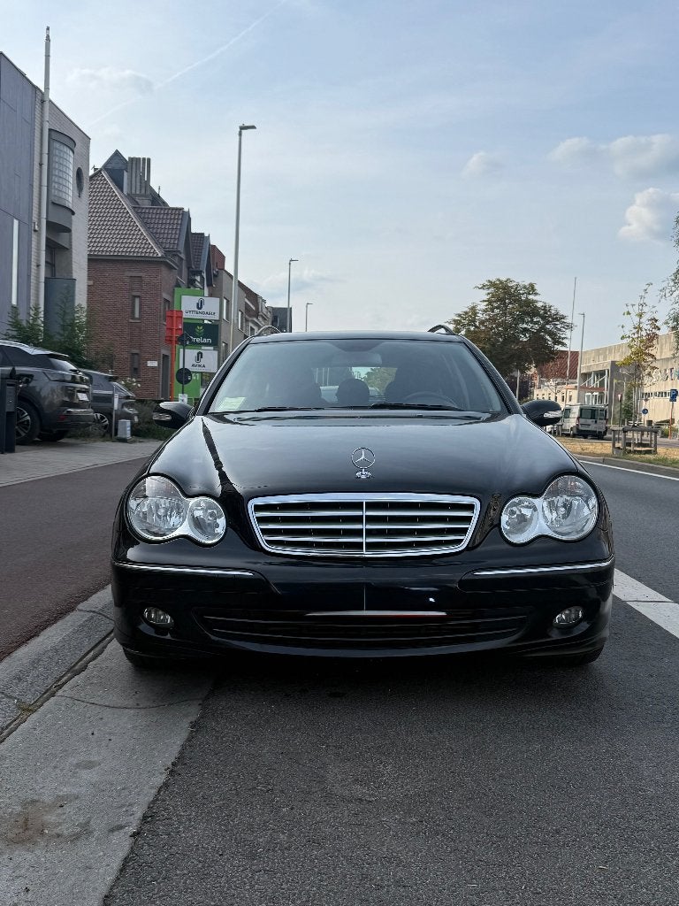 Mercedes C200, Autos, 90 kW, Achat, Boîte manuelle, Noir