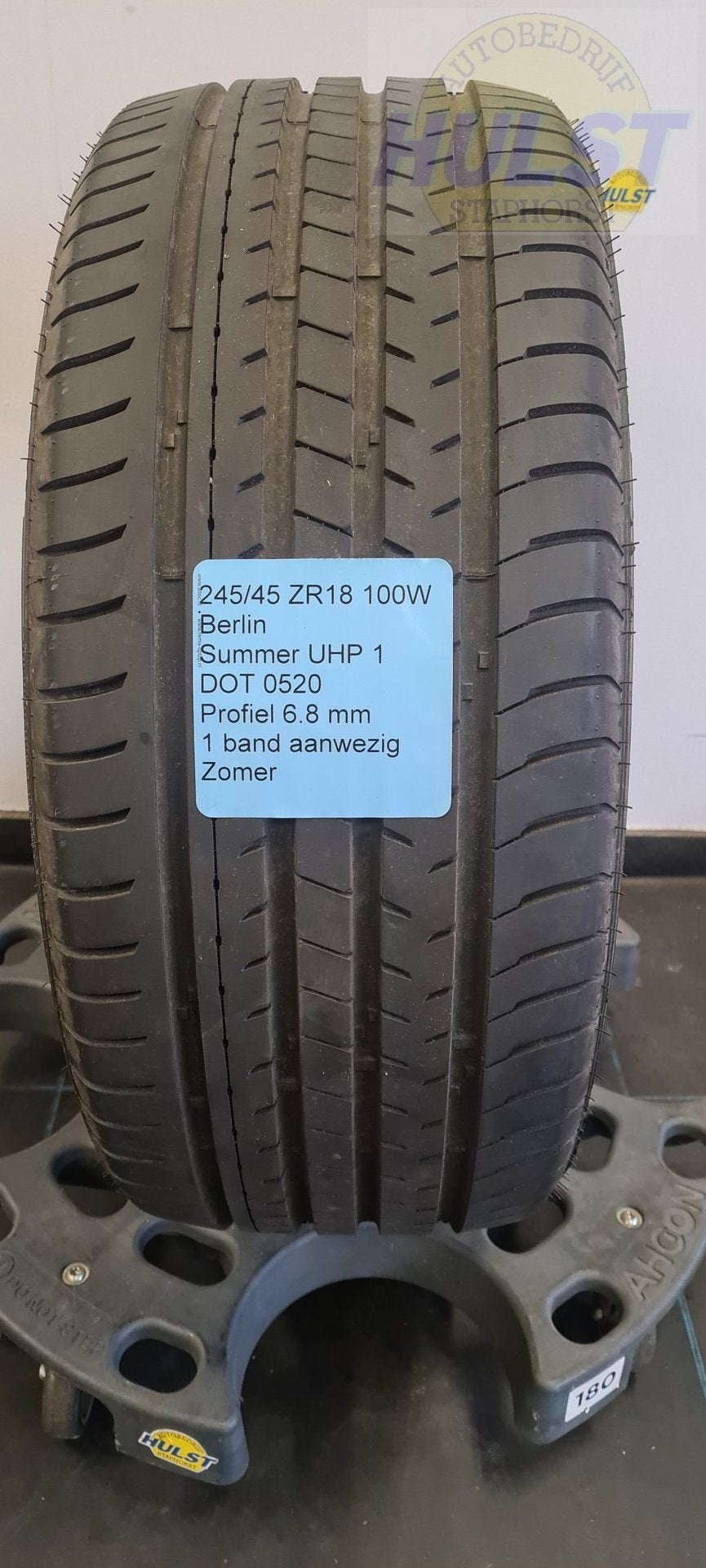 Gebruikte Berlin zomerband 245/45 r18 100W, Auto-onderdelen, Banden en Velgen, Ophalen, 18 inch, -, -