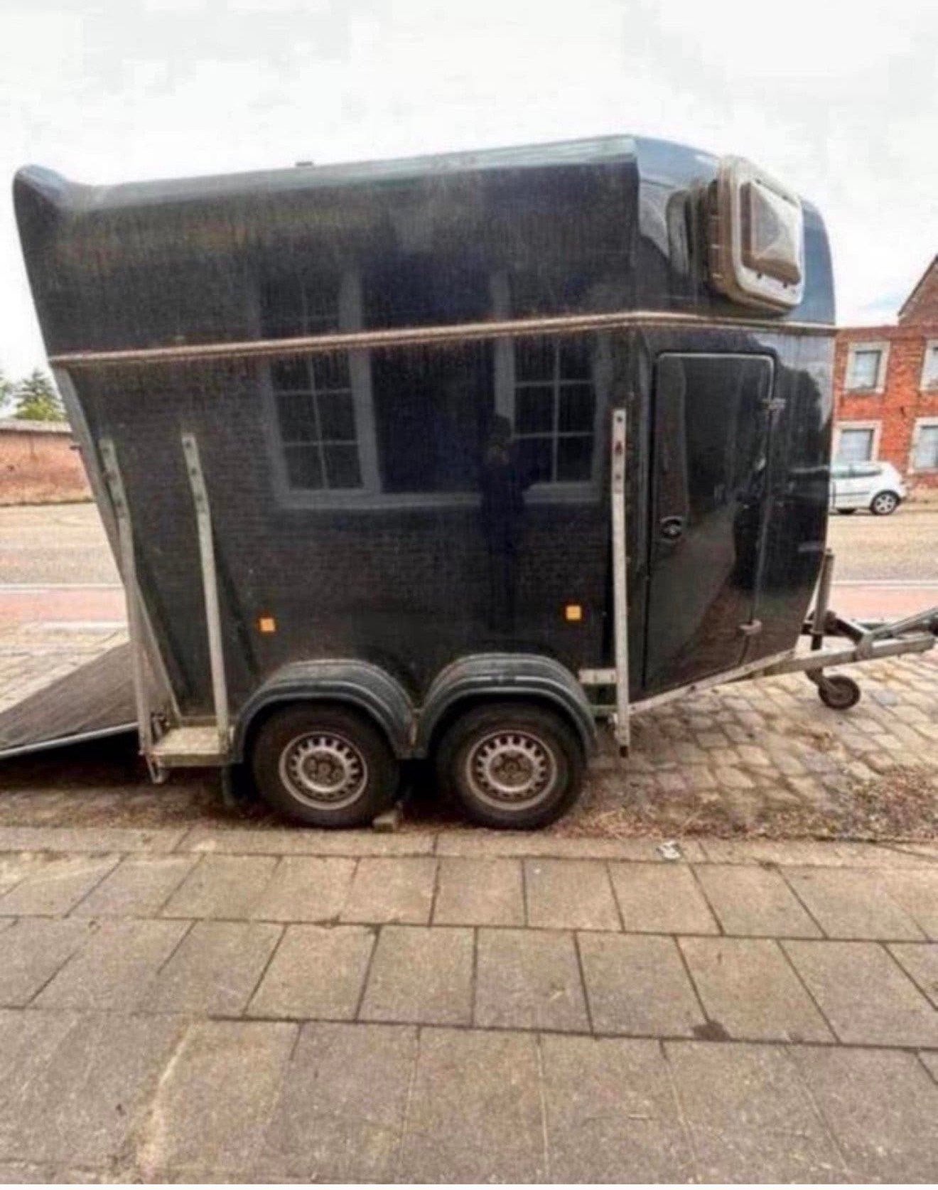Paardentrailer te huur, Ophalen, Zo goed als nieuw