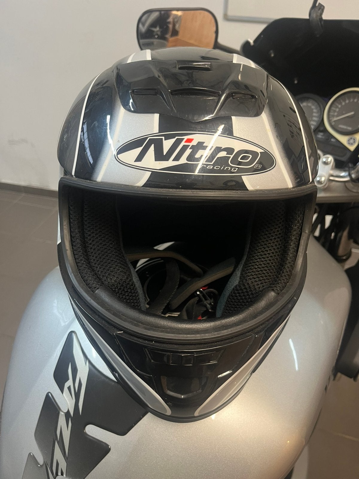 Nitro N500-V Motorhelm Maat L (59-60) Fiberglass Schaal NOS, Motoren, Ophalen of Verzenden, S