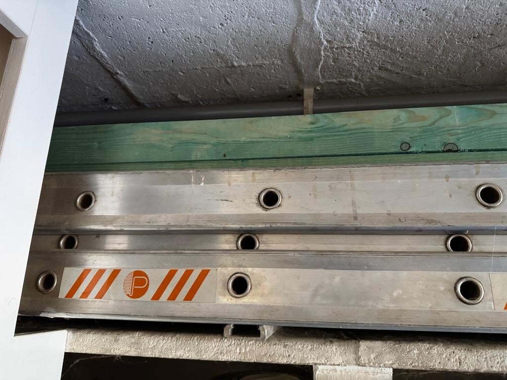 Stevige alu Ladder verstelbaar 3-delig. 1 deel = 4.50m lang, Pliable ou rétractable/escamotable, Échelle, Enlèvement, Utilisé