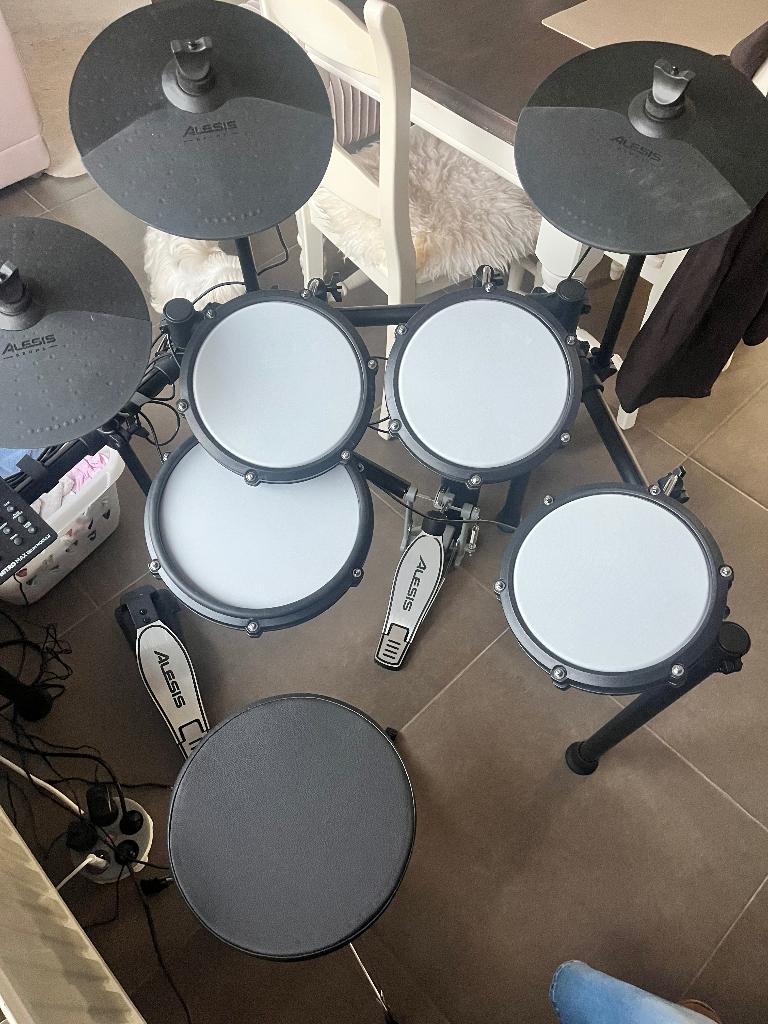 Tambour électronique Alesis Nitro Max, Enlèvement, Comme neuf, Autres marques, Électronique