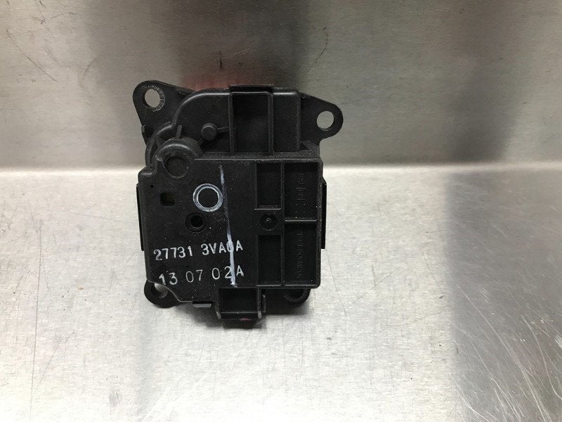 ACTIONNEUR MOTEUR VOLET CHAUFFAGE Note (E12) (|277313VA0A|), Utilisé, Nissan