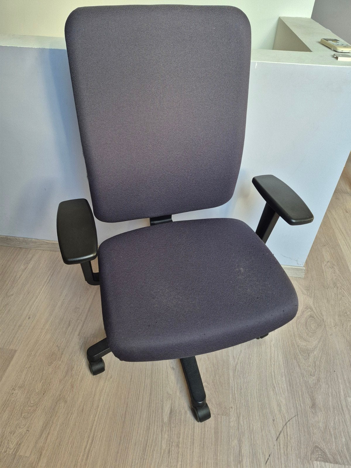 bureau stoel, Huis en Inrichting, Ophalen, Gebruikt, Grijs, Bureaustoel