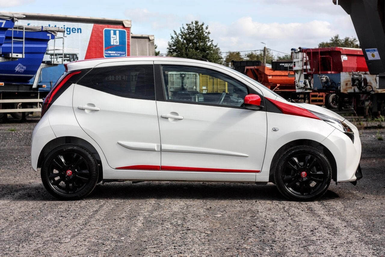 Toyota Aygo 1.0 VVT xplayII/ CruiseControl/ Carplay/ Camera, Autos, 0 kg, Achat, Euro 6, Entreprise