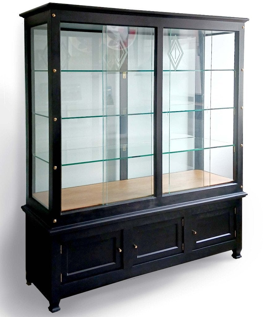 Vitrine des années 1950, Enlèvement, Verre