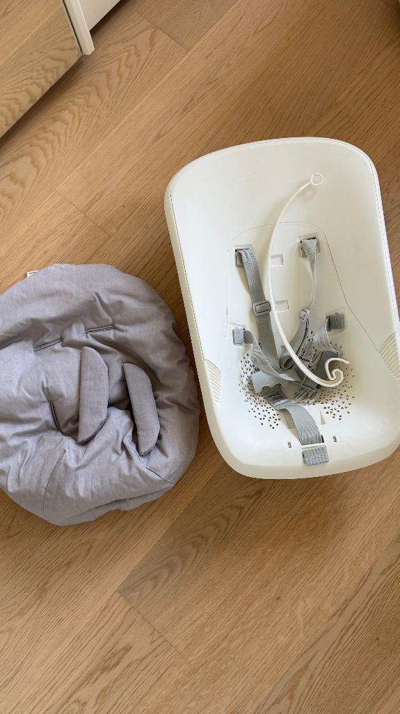 Newborn set stokke, Enlèvement ou Envoi, Comme neuf, Chaise de table, Ceinture(s)