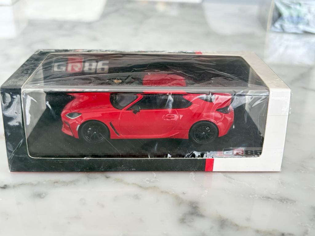 Spark toyota gr86 red 1/43, Hobby en Vrije tijd, Modelauto's | 1:43, Ophalen, Zo goed als nieuw