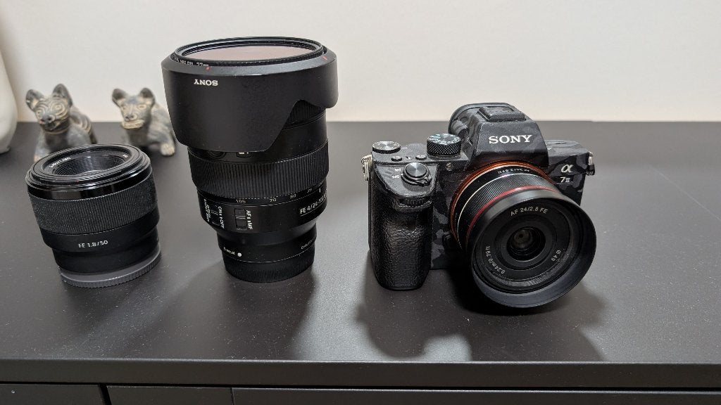 Sony A7 III + 3 objectifs, TV, Hi-fi & Vidéo, Chargeur, Enlèvement, Utilisé, Appareil photo hybride