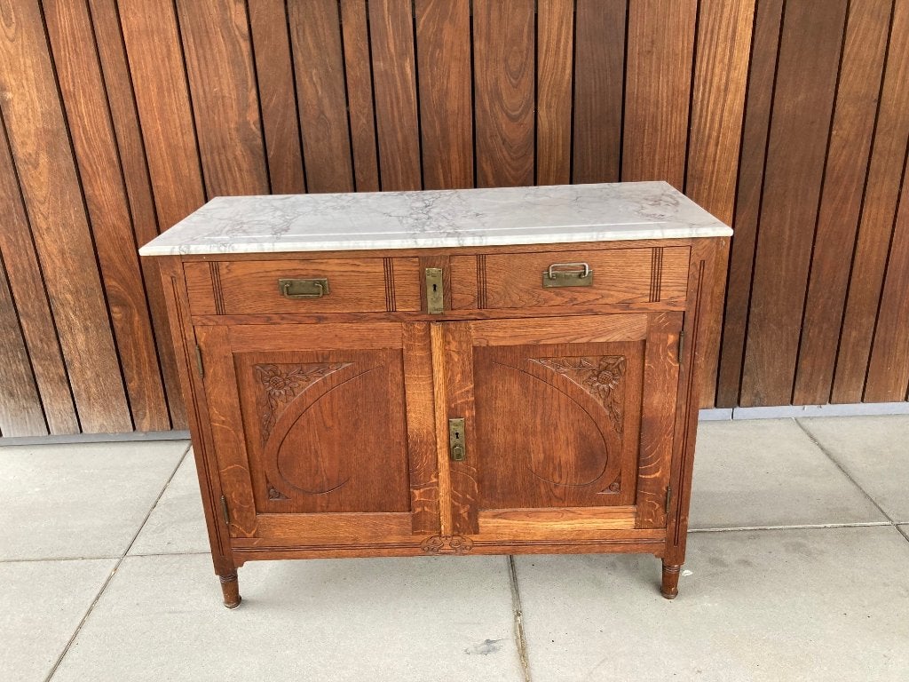 Houten kast met marmerblad, Antiquités & Art, Antiquités | Meubles | Armoires, Enlèvement