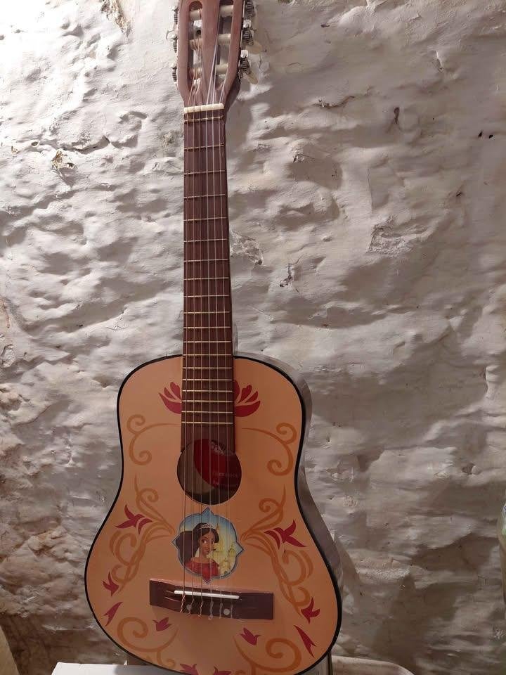 Une guitare enfant, Ophalen, Zo goed als nieuw, Klassieke of Spaanse gitaar