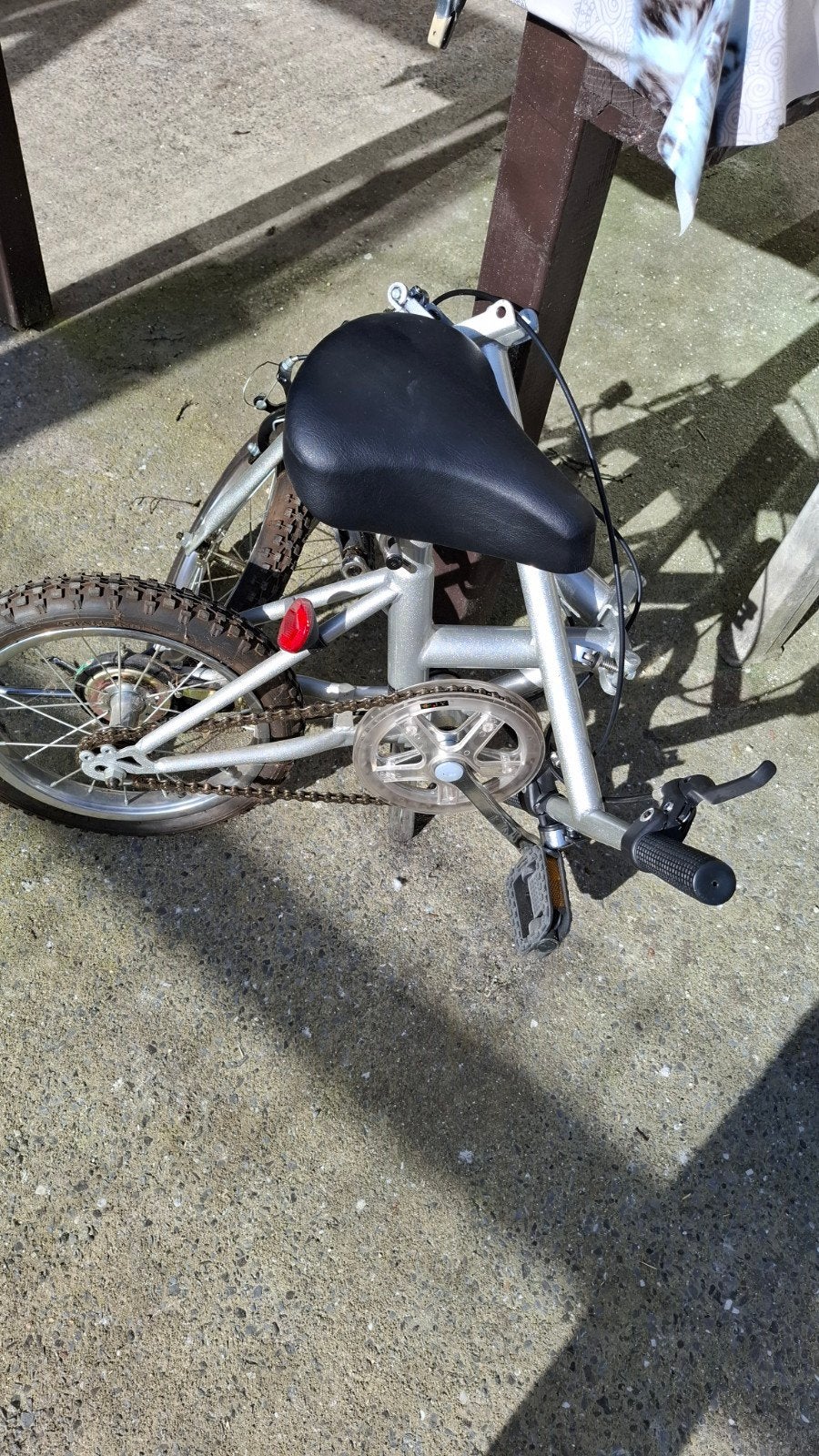 Velo, Enlèvement