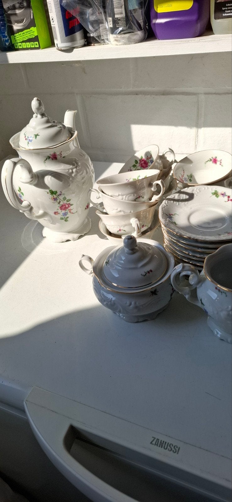 10 delig koffieservies, Enlèvement