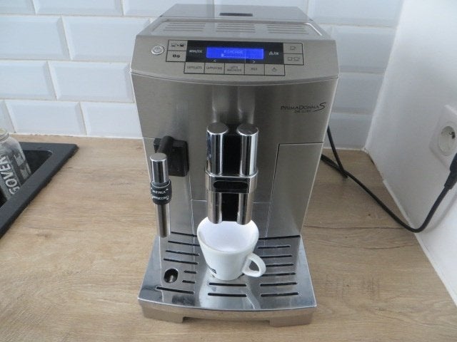 Machine a café, Electroménager, Machine à espresso, Réservoir d'eau amovible, Café en grains, Enlèvement