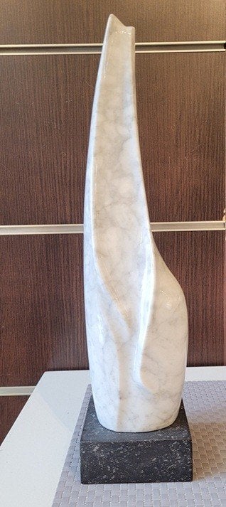 Maurice BRAMS, beeld in Carrara-marmer, Antiek en Kunst, Kunst | Beelden en Houtsnijwerken, Ophalen, 20 - 50 cm, Beeld, Abstract