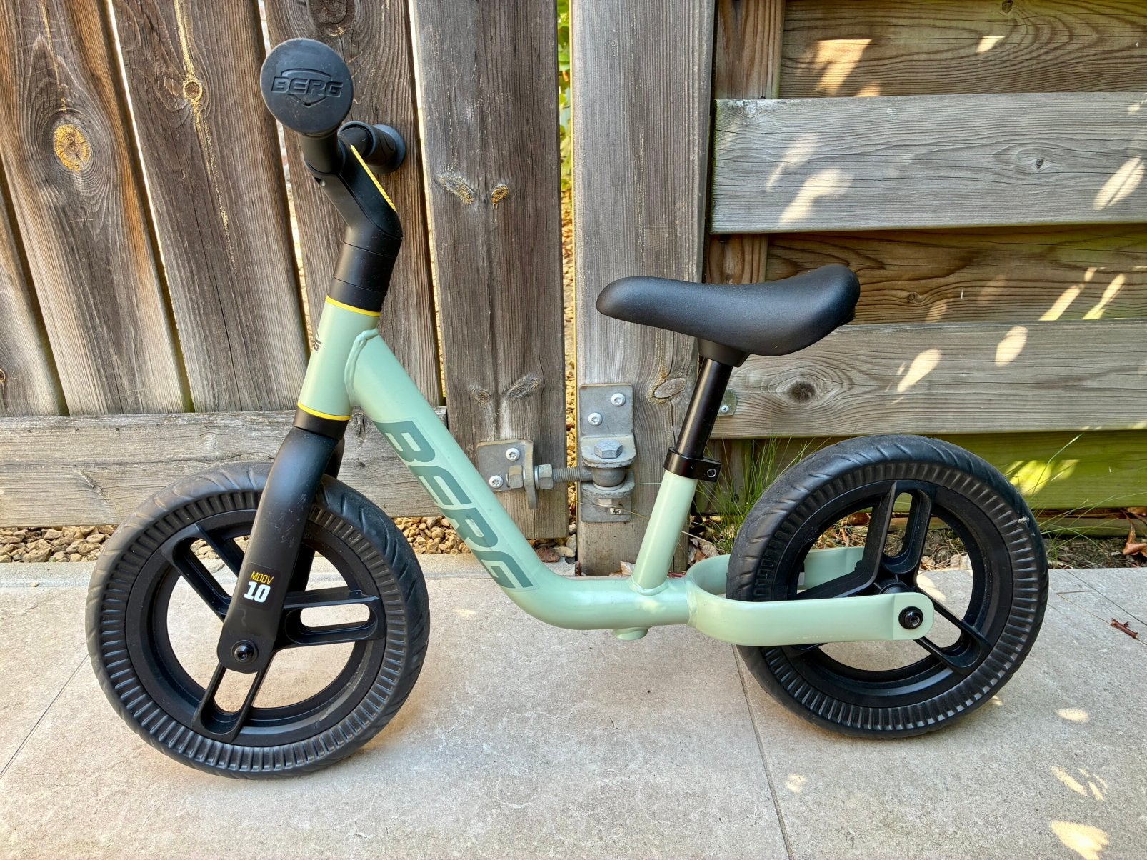 Loopfiets - Berg Moov 10, Kinderen en Baby's, Speelgoed | Buiten | Voertuigen en Loopfietsen, Ophalen, Zo goed als nieuw