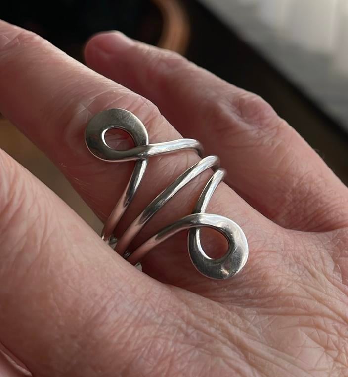 Langwerpige zilveren ring met 2 lussen, Ophalen of Verzenden, Zo goed als nieuw