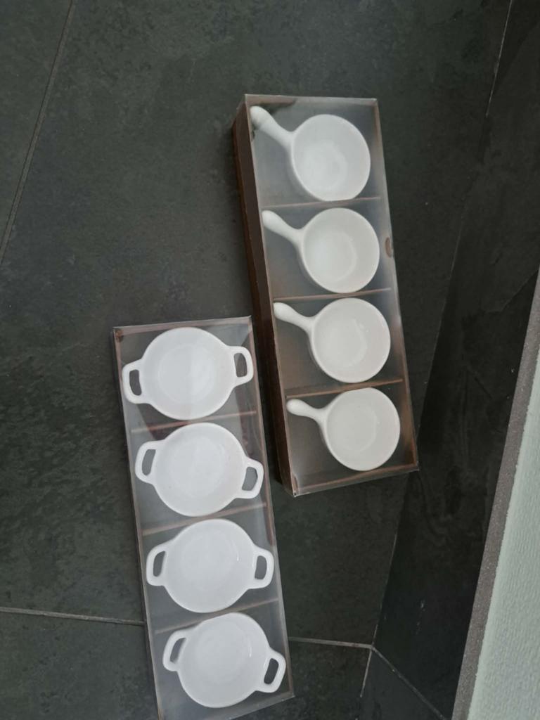 Mini amuseschaaltjes wit keramiek., Huis en Inrichting, Ophalen of Verzenden