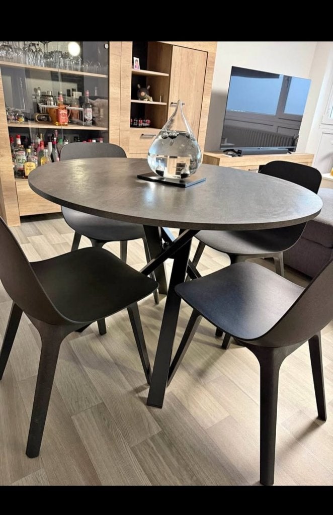 Table, Quatre personnes, Rond, Comme neuf, 100 à 150 cm