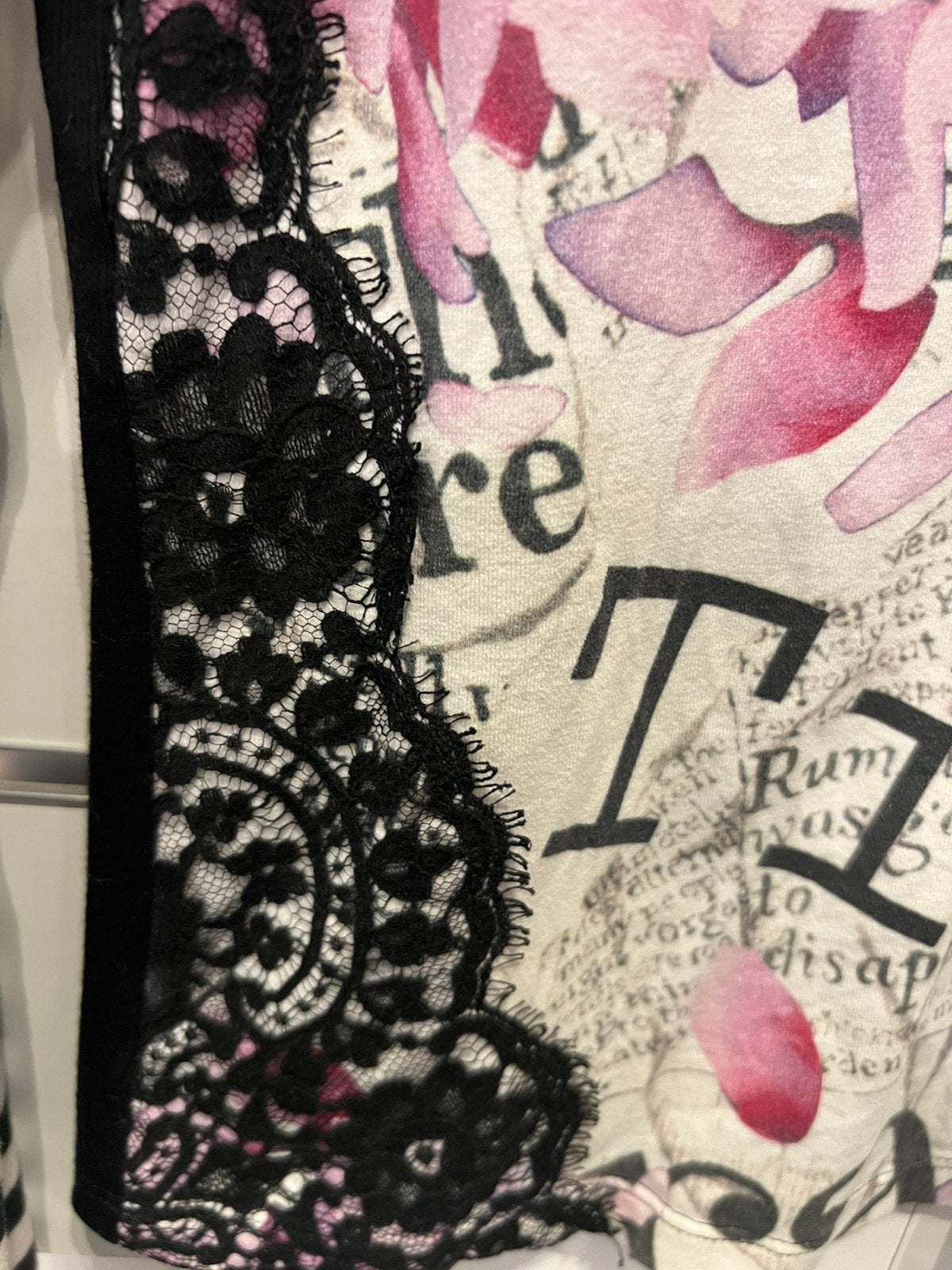 Marc cain t shirt met v-hals en lange mouwen, Kleding | Dames, Ophalen of Verzenden, Zo goed als nieuw