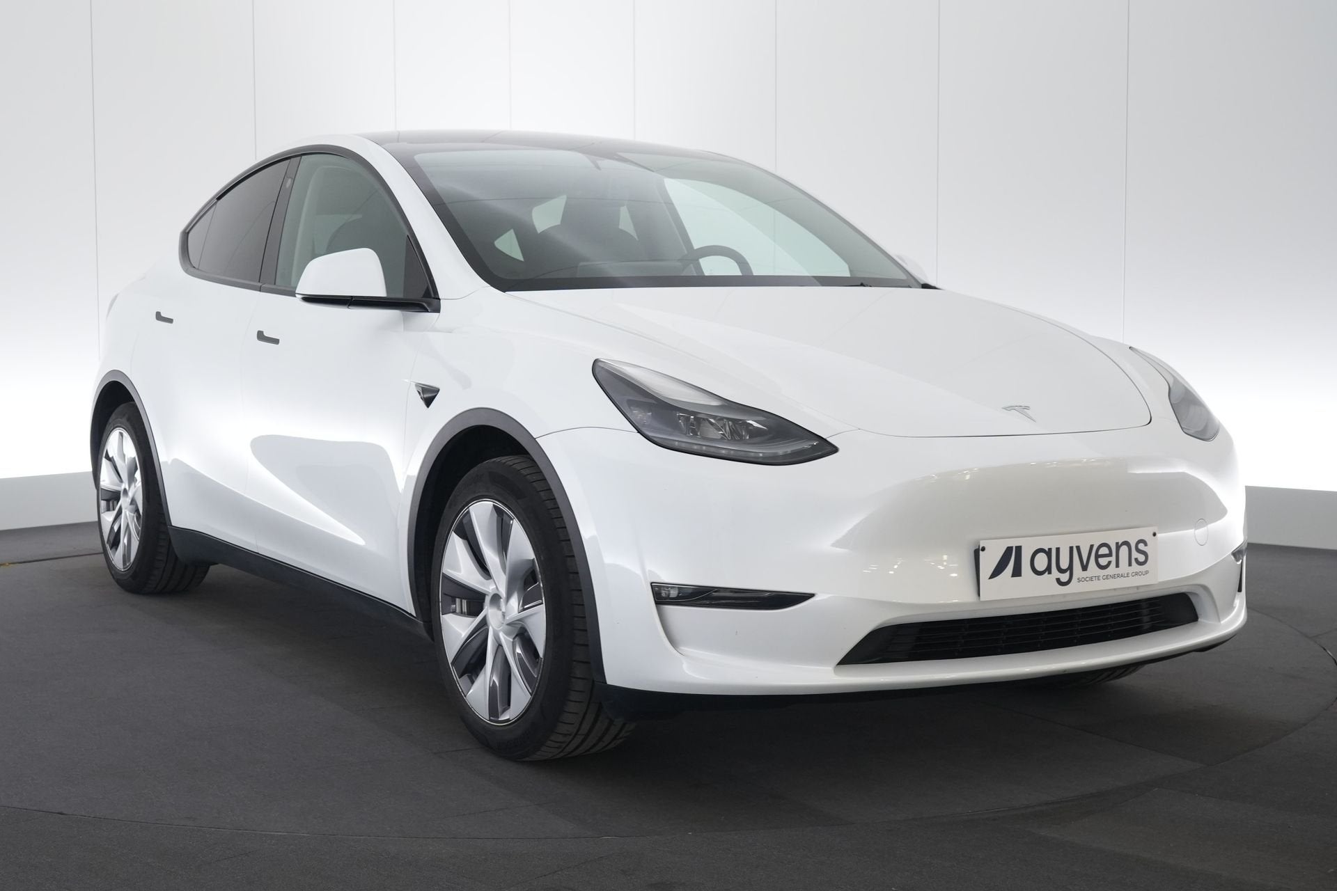 (2EDE100) TESLA MODEL Y, Achat, Phares entièrement LED, Entreprise, Carnet d'entretien