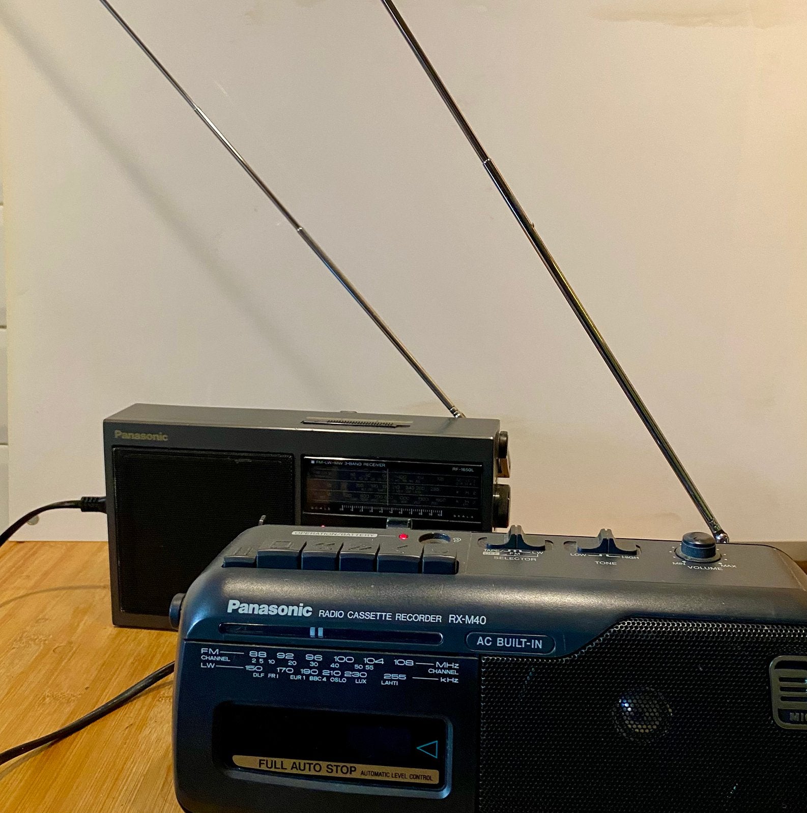 Deux radios à transistors PANASONIC, TV, Hi-fi & Vidéo, Radios, Enlèvement ou Envoi, Utilisé, Radio