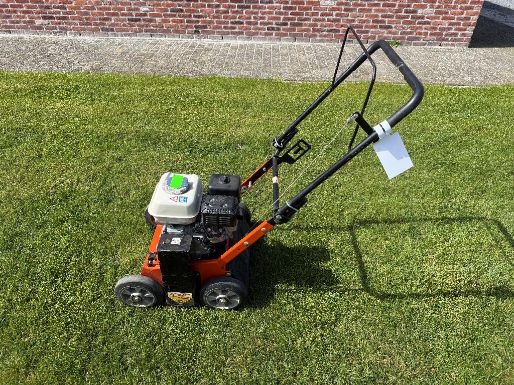 Verticuteer Machine Eliet. Nieuwe messen!, Ophalen, Zo goed als nieuw, Benzine, Eliet / Honda