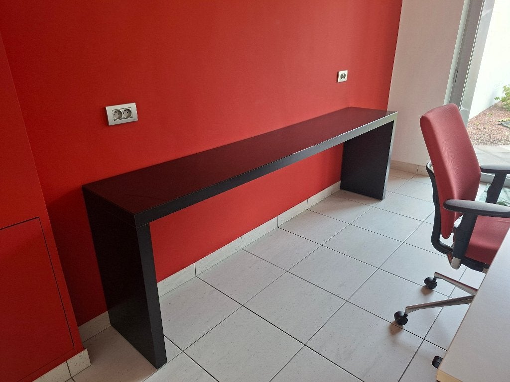 Zwarte tafel / bureau, Ophalen, 233 cm, 40 cm, Zo goed als nieuw