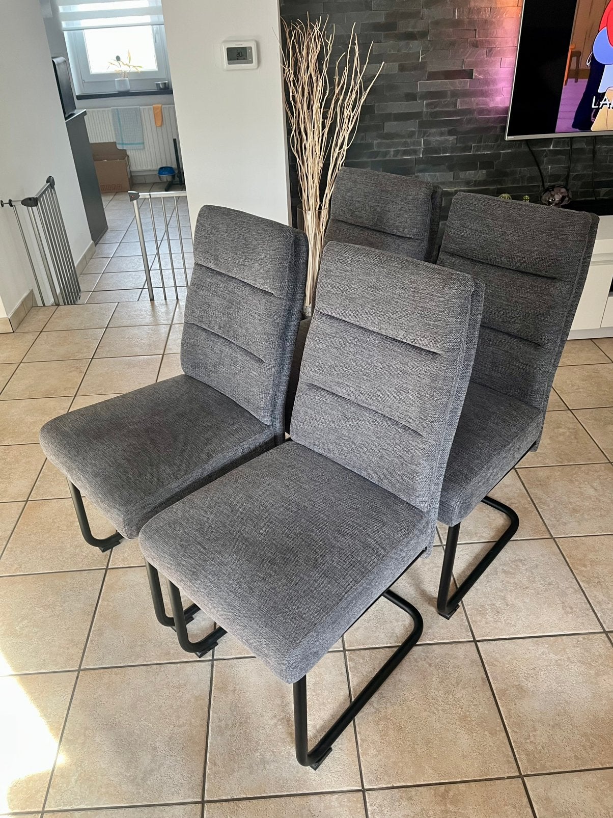 6 chaises moderne grise comme neuve, Gris, Comme neuf, Enlèvement, Métal