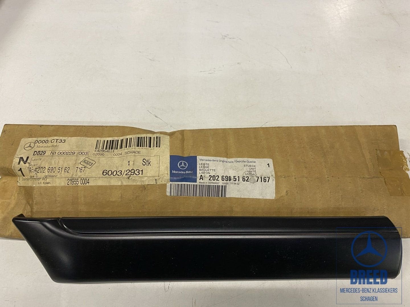 NOS sierlijst voorscherm links Mercedes-Benz W202 C-Klasse, Autos : Pièces & Accessoires, Neuf, -, -, Enlèvement ou Envoi