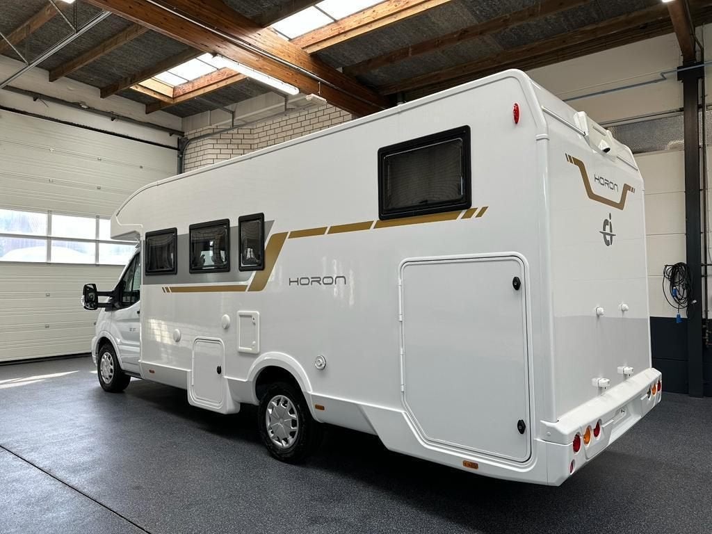 Mobil-home, Jusqu'à 5, Parabolique, Caméra de recul, Boîte manuelle