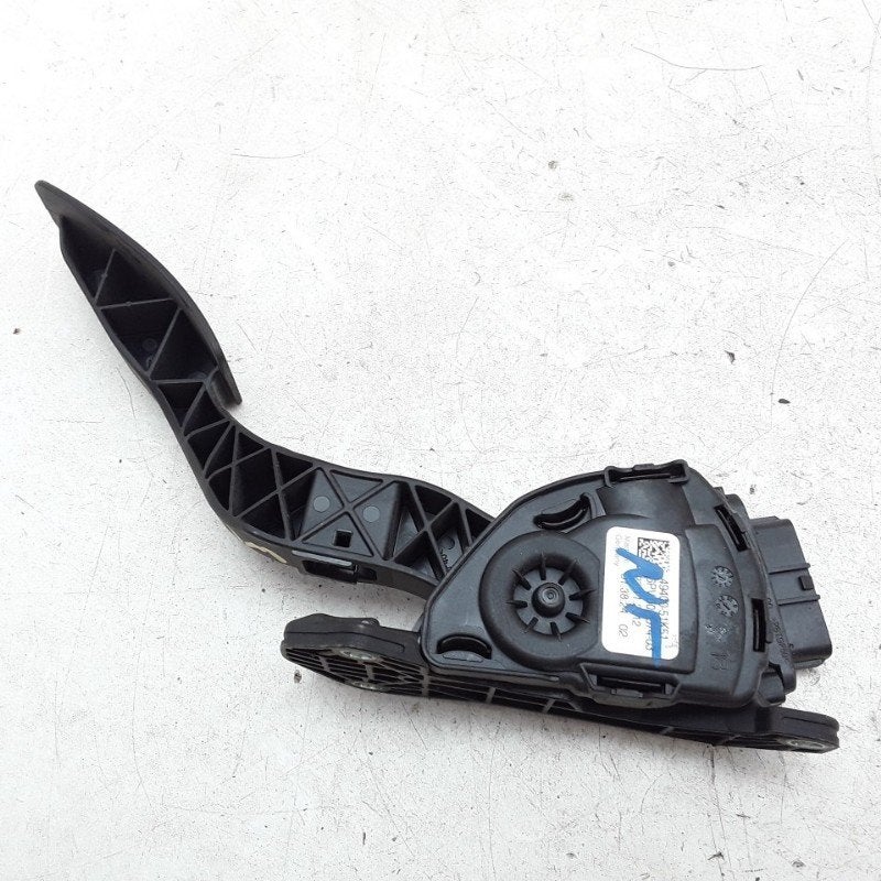 PEDALE D'ACCELERATEUR Splash (|4940051K51|6VP009074|), Utilisé, Suzuki