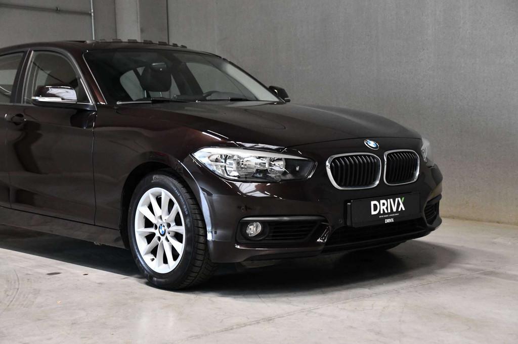 BMW 1 Serie 118 118i I AUTOMAAT I CRUISE CONTROL I OPEN DAK, Auto's, Gebruikt, Bruin, 136 pk, Bedrijf