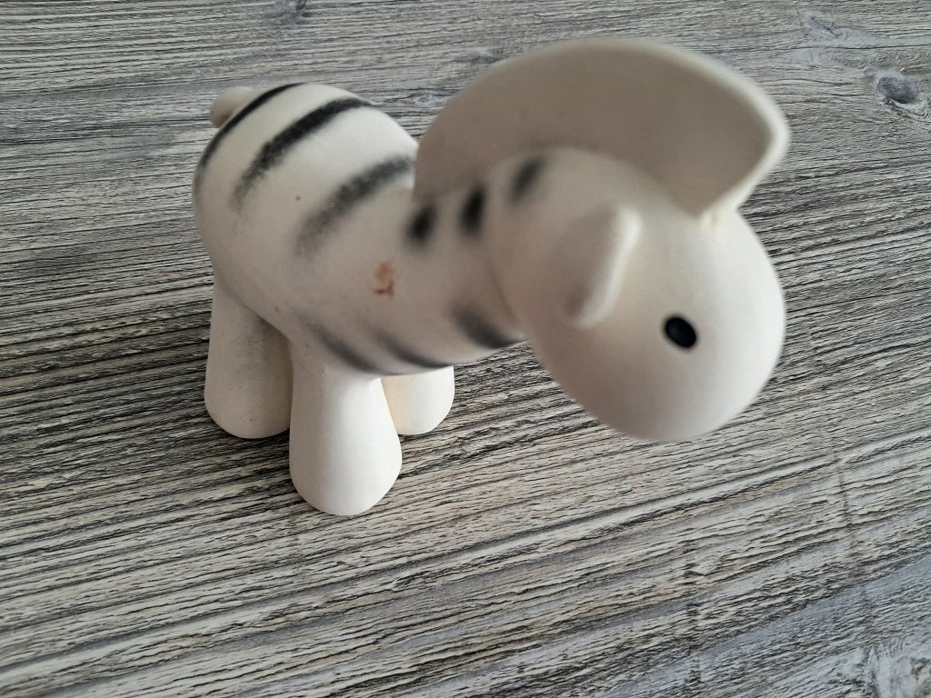 Tikiri bijt- en badspeelgoed met rammelaar giraf, Kinderen en Baby's, Ophalen of Verzenden, Zo goed als nieuw, Dierenspeelgoed